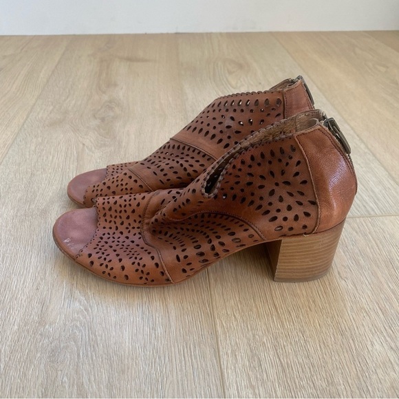 Sundance Orchard Lane Sandals - Picture 4 of 7